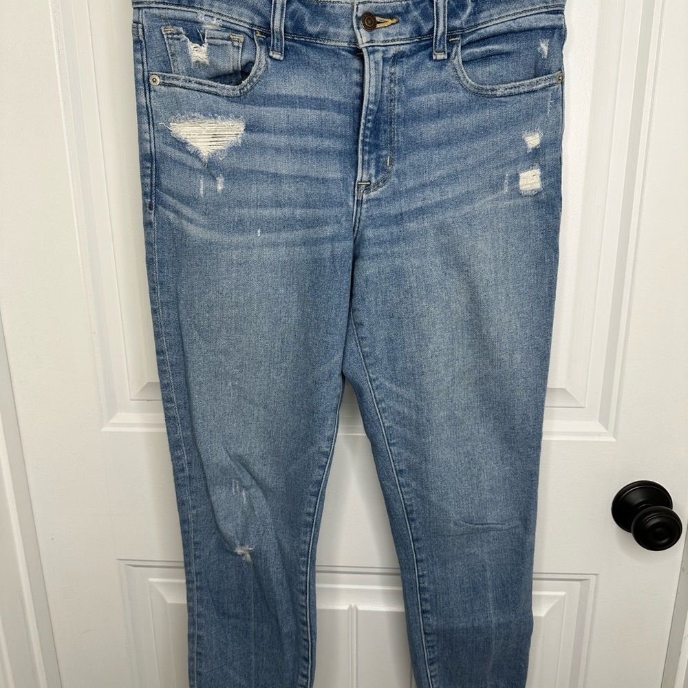 Abercrombie & Fitch Distressed Women's Jeans - EUC